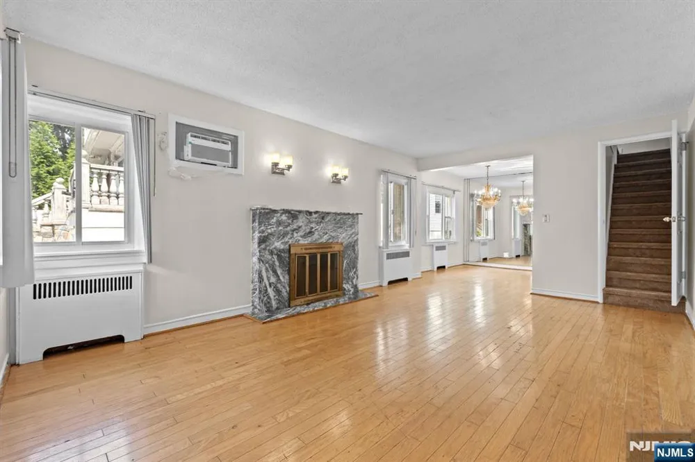 56 Cecelia Avenue Cliffside Park, NJ 07010