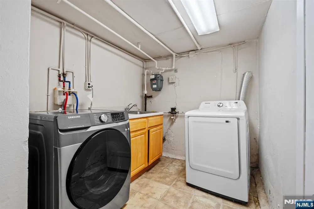 56 Cecelia Avenue Cliffside Park, NJ 07010