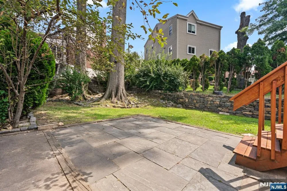 56 Cecelia Avenue Cliffside Park, NJ 07010