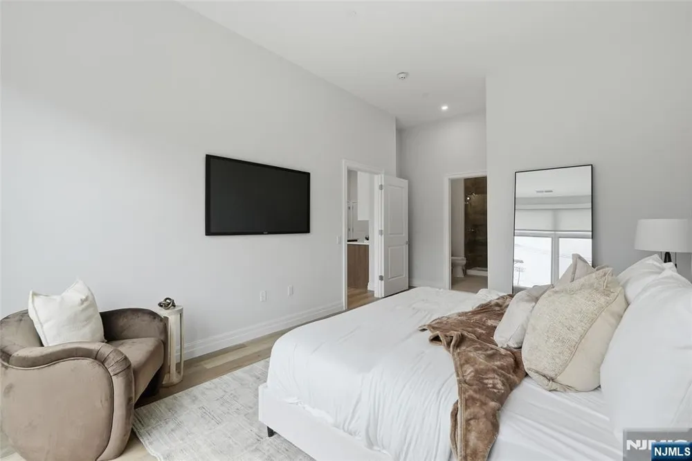 263 Hackensack Street 222 East Rutherford, NJ 07073
