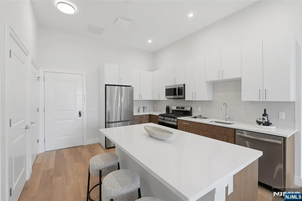 263 Hackensack Street 222 East Rutherford, NJ 07073
