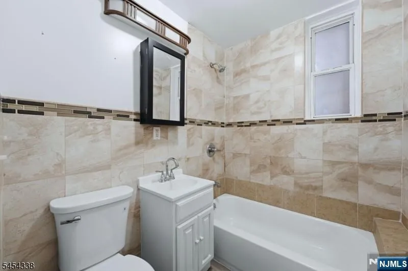 148 Chancellor Avenue B2 Newark, NJ 07112