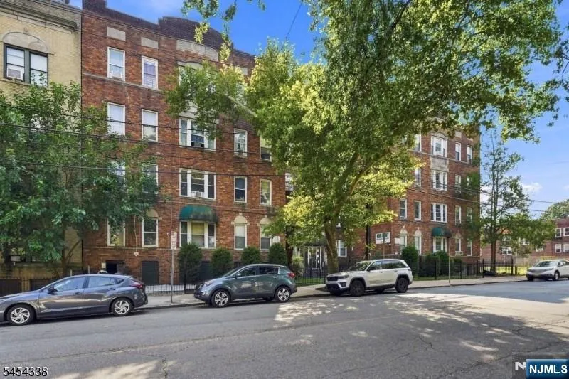 148 Chancellor Avenue B2 Newark, NJ 07112