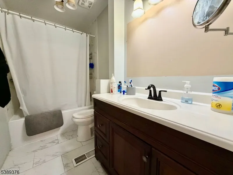 15 Shady Ln Hardyston, NJ 07419