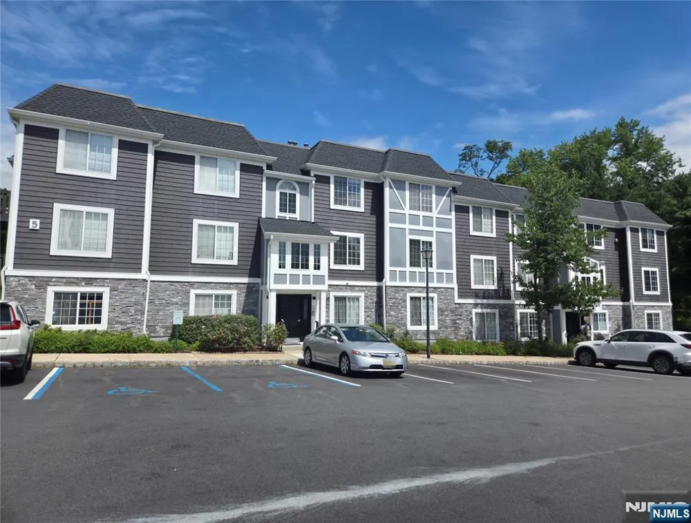 67 Village Drive 67 Morris Township, NJ 07960