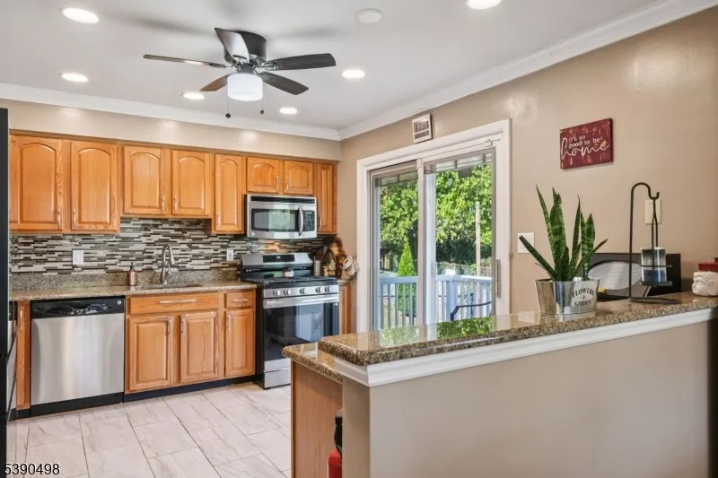 657 Barron Ave Woodbridge, NJ 07095