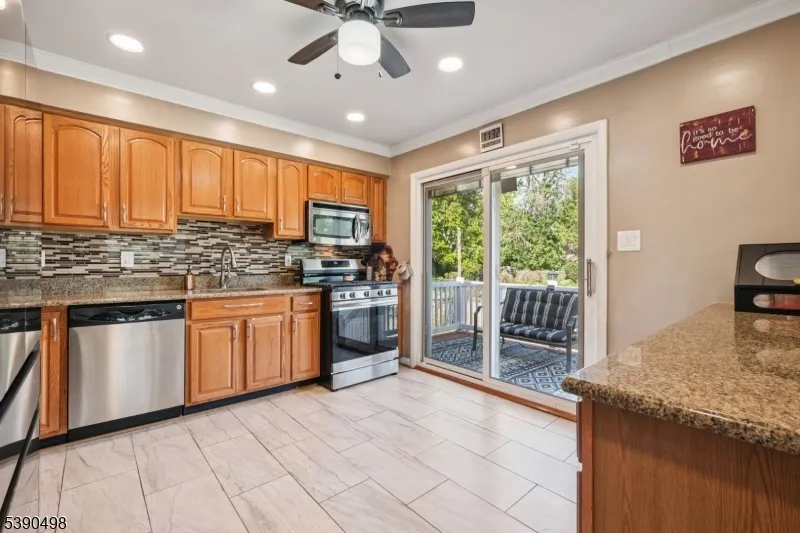 657 Barron Ave Woodbridge, NJ 07095