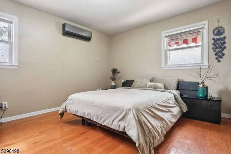 657 Barron Ave Woodbridge, NJ 07095