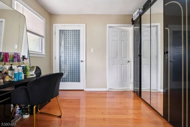 657 Barron Ave Woodbridge, NJ 07095