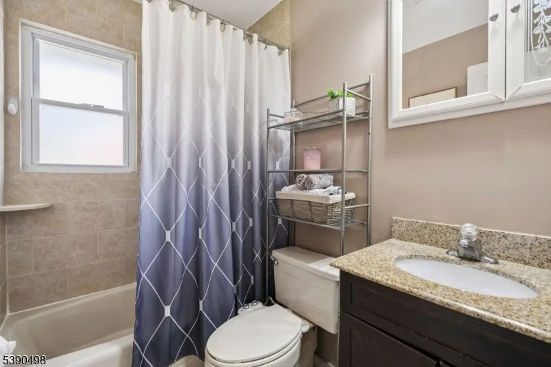 657 Barron Ave Woodbridge, NJ 07095