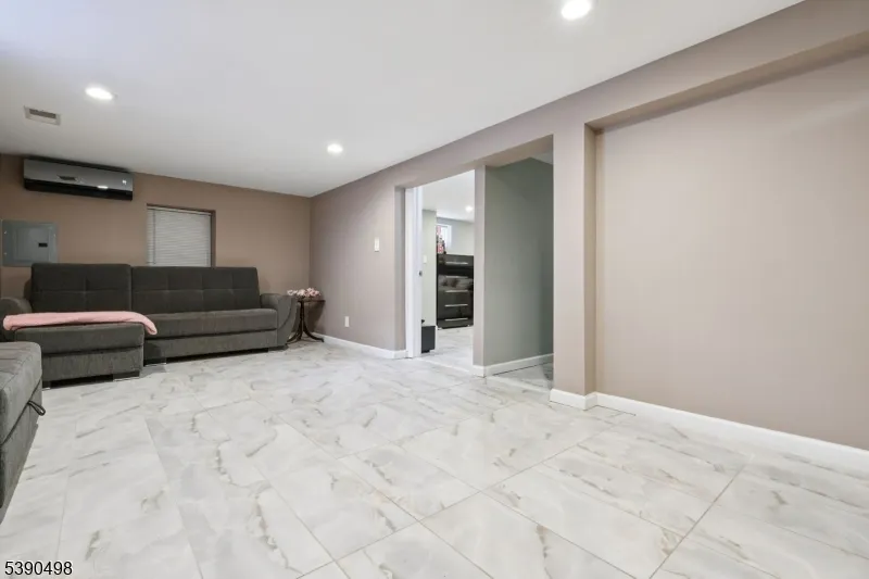 657 Barron Ave Woodbridge, NJ 07095