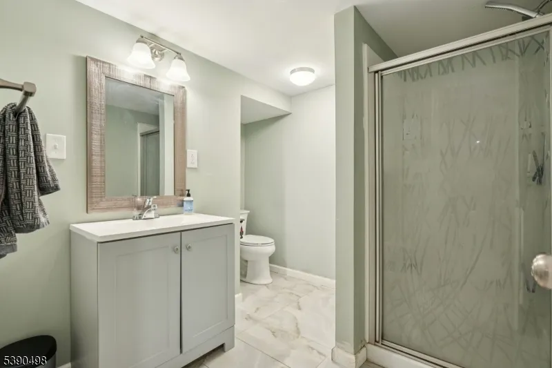 657 Barron Ave Woodbridge, NJ 07095