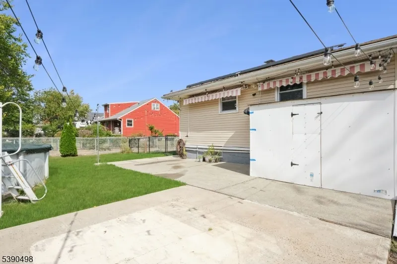 657 Barron Ave Woodbridge, NJ 07095