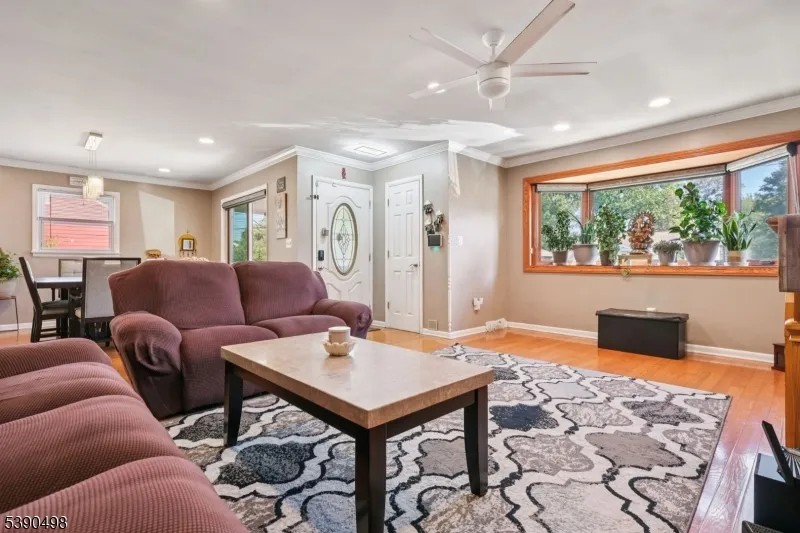 657 Barron Ave Woodbridge, NJ 07095