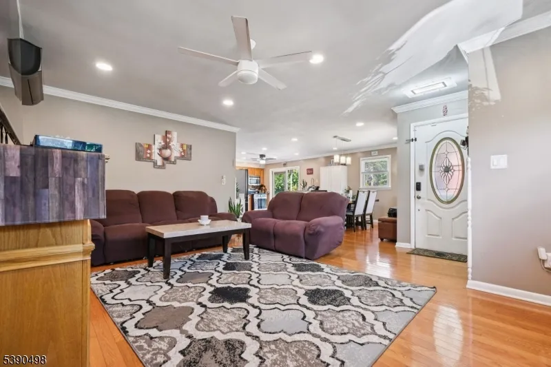 657 Barron Ave Woodbridge, NJ 07095