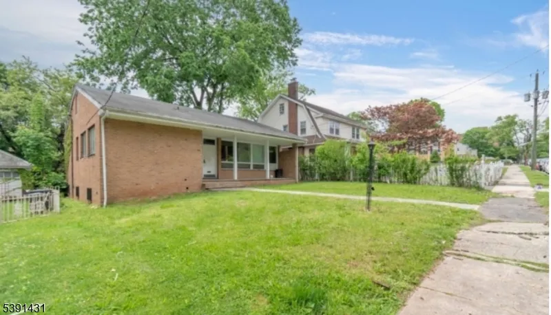 86 88chancellor Ave Newark City, NJ 07112