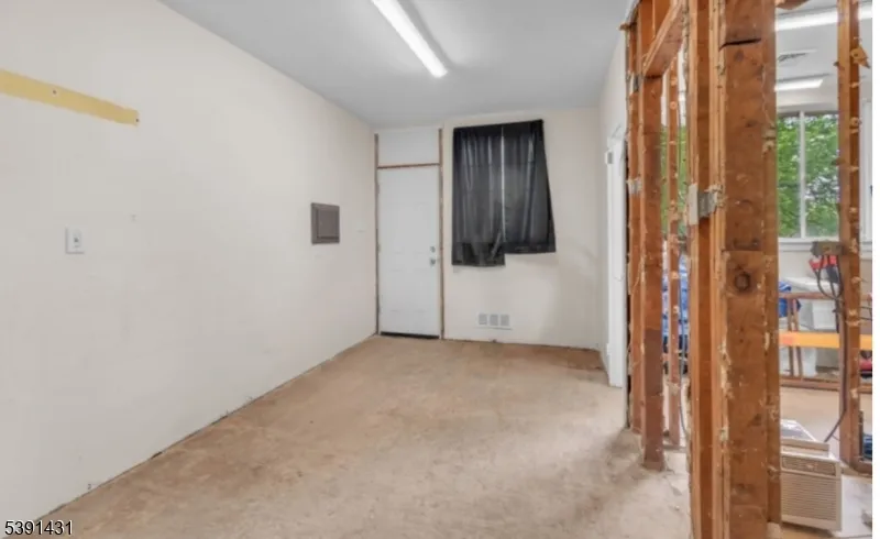 86 88chancellor Ave Newark City, NJ 07112