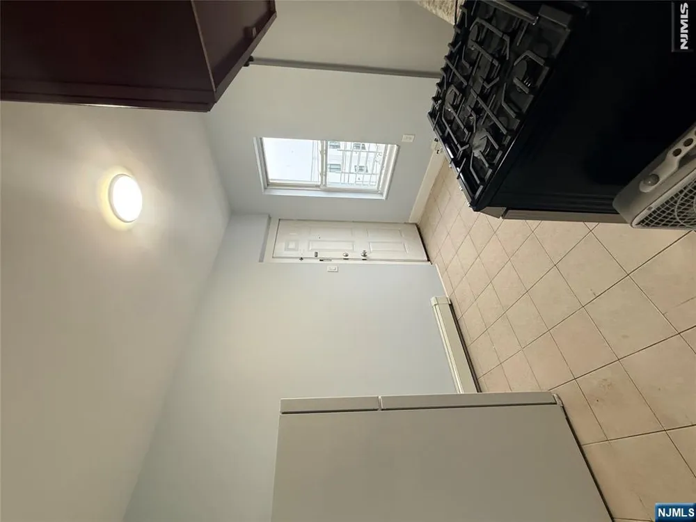 2 N 4th Street 3 Paterson, NJ 07522