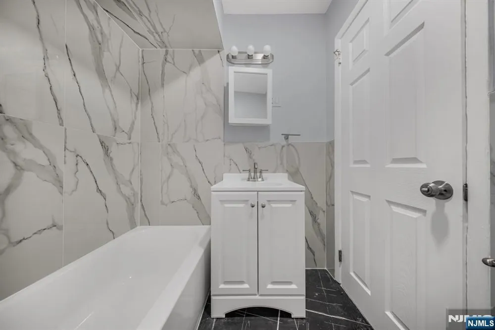 15 Tuttle Street 1 Wallington, NJ 07057