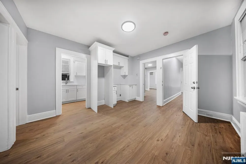 15 Tuttle Street 1 Wallington, NJ 07057