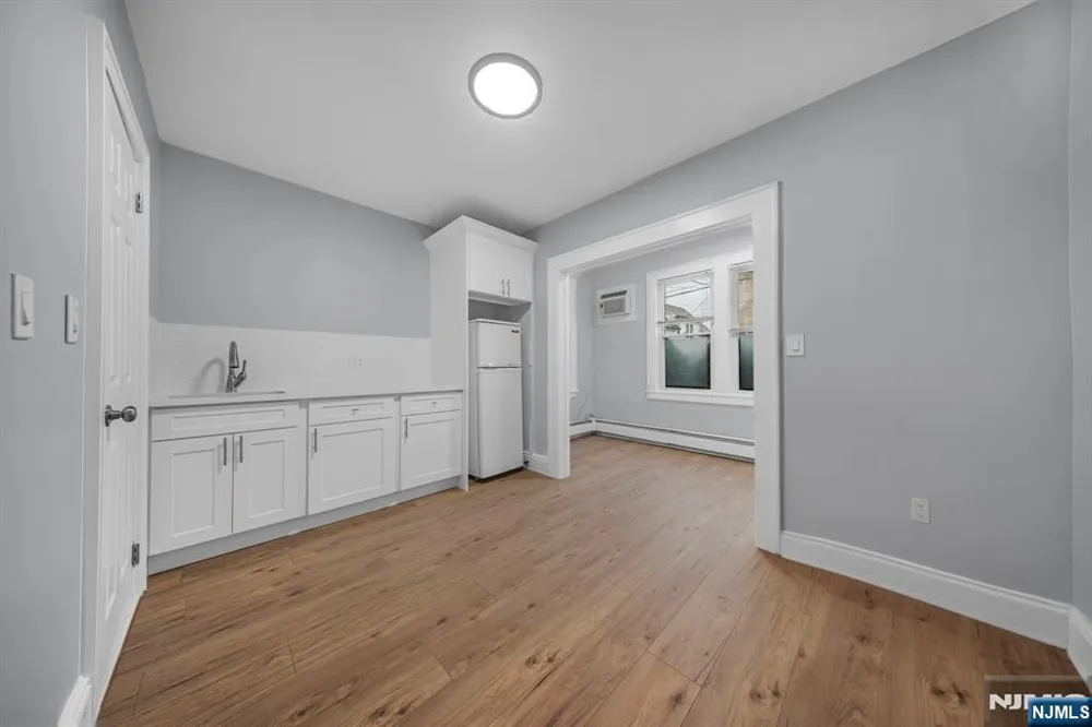 15 Tuttle Street 1 Wallington, NJ 07057
