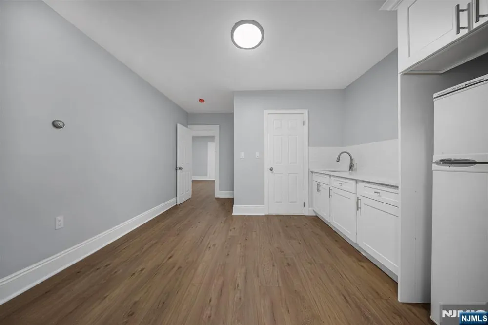 15 Tuttle Street 1 Wallington, NJ 07057
