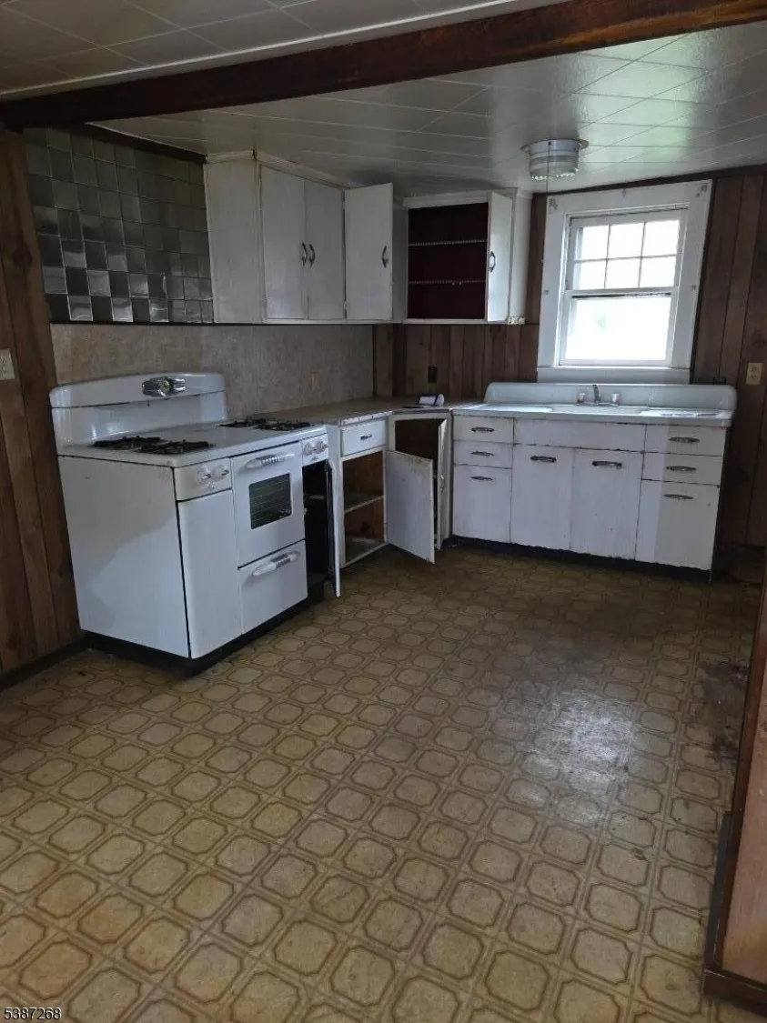 157 Westfield Ave Clark, NJ 07066