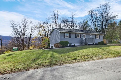 6 Van Buren Ave