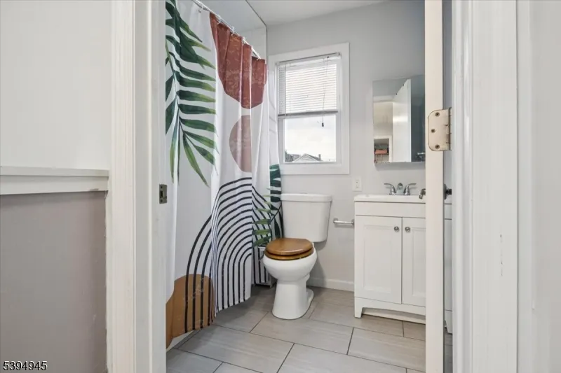 221 E 15TH ST #C Unit C Paterson City, NJ 07524