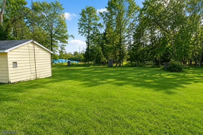 8 REASONER LANE Flemington, NJ 08822