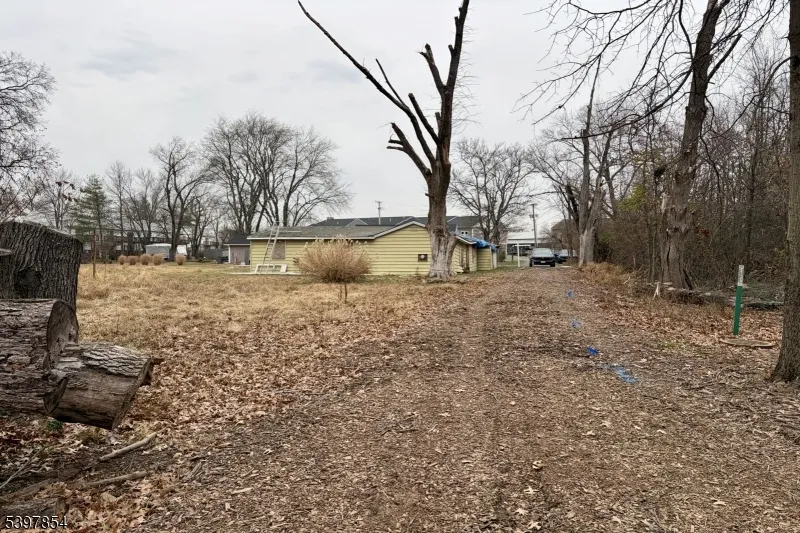 8 REASONER LANE Flemington, NJ 08822