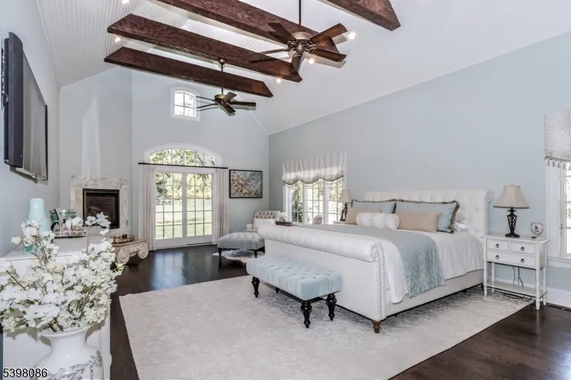 6 Harlow Pointe Cove Green Brook, NJ 08812