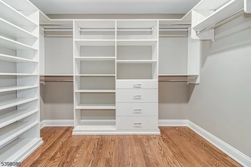 6 Harlow Pointe Cove Green Brook, NJ 08812