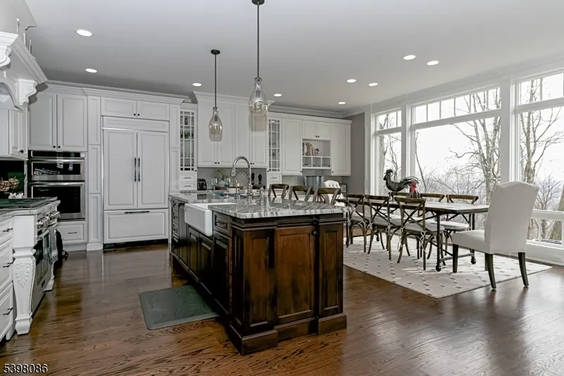 6 Harlow Pointe Cove Green Brook, NJ 08812