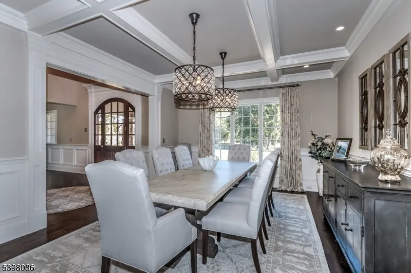 6 Harlow Pointe Cove Green Brook, NJ 08812