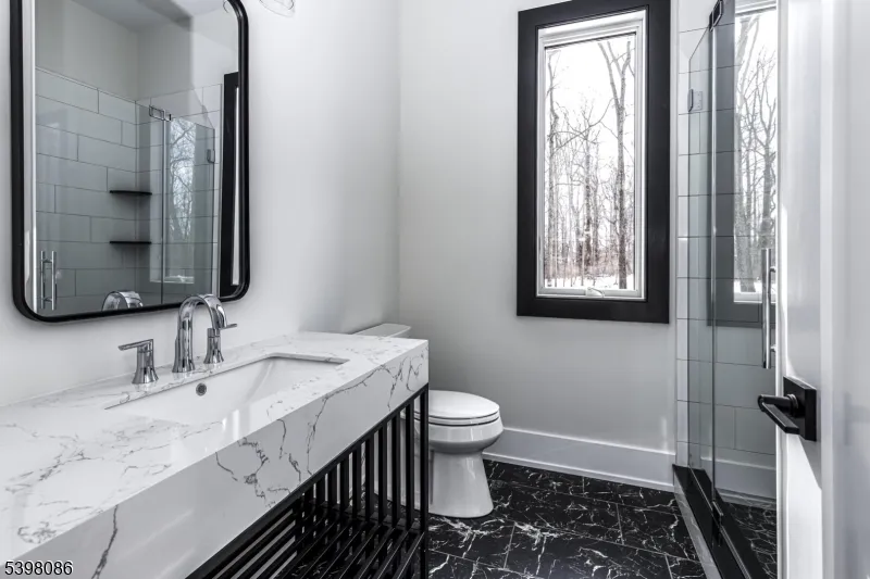 6 Harlow Pointe Cove Green Brook, NJ 08812