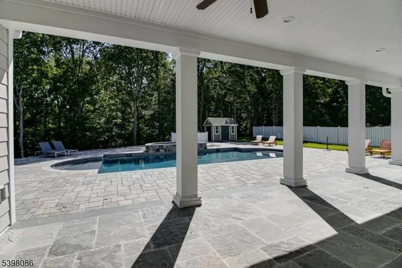 6 Harlow Pointe Cove Green Brook, NJ 08812