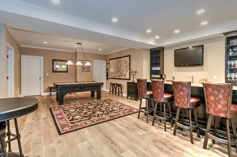 6 Harlow Pointe Cove Green Brook, NJ 08812