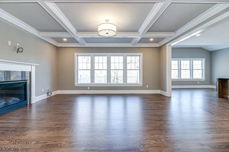 6 Harlow Pointe Cove Green Brook, NJ 08812