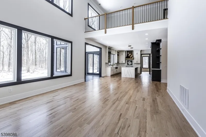 6 Harlow Pointe Cove Green Brook, NJ 08812