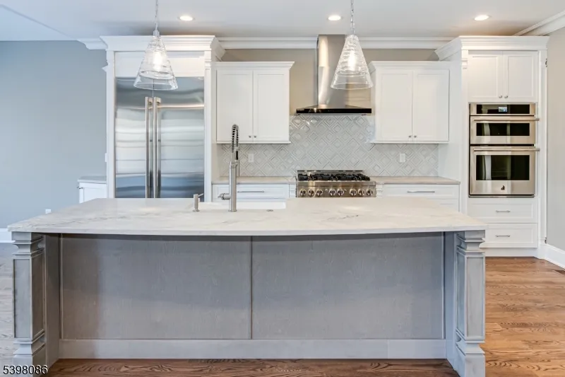 6 Harlow Pointe Cove Green Brook, NJ 08812