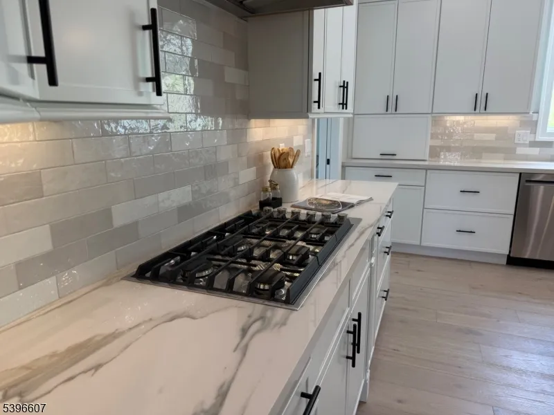 3 Bristol Ridge Rd Boonton, NJ 07005