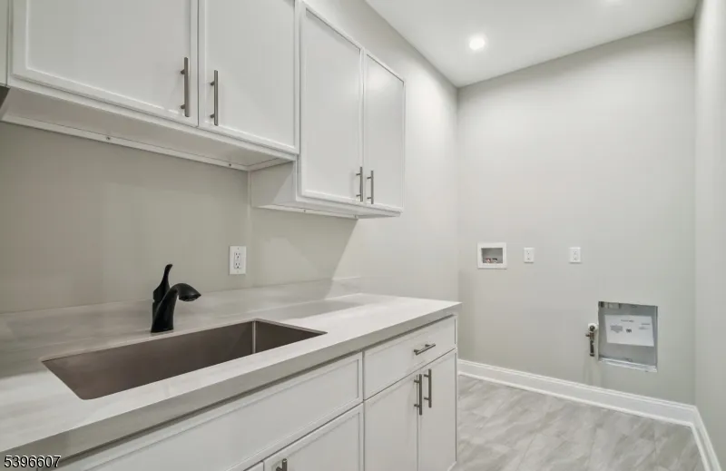 3 Bristol Ridge Rd Boonton, NJ 07005