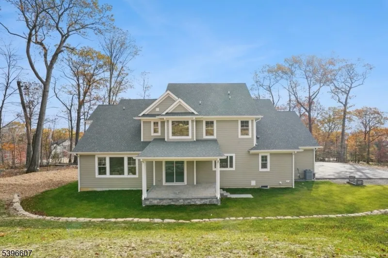 3 Bristol Ridge Rd Boonton, NJ 07005