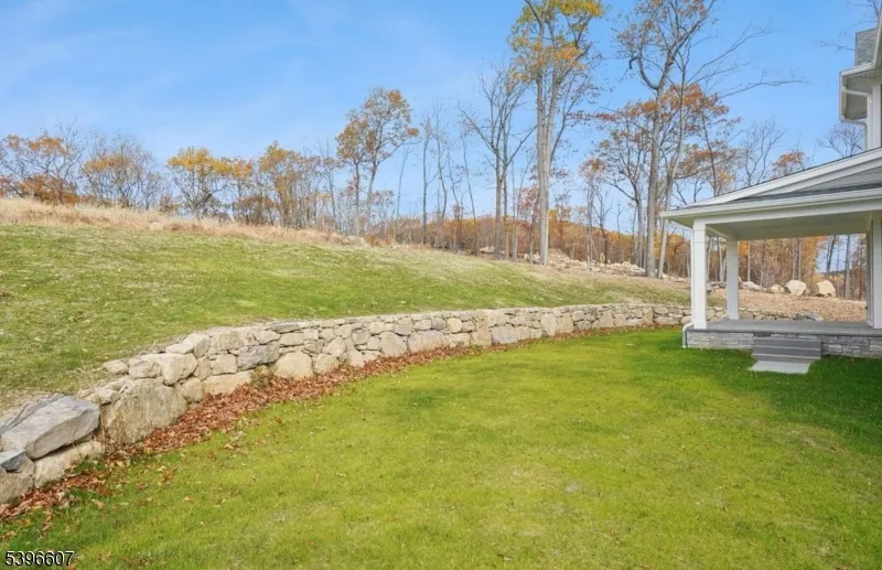 3 Bristol Ridge Rd Boonton, NJ 07005