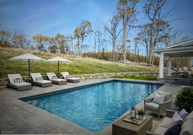 3 Bristol Ridge Rd Boonton, NJ 07005