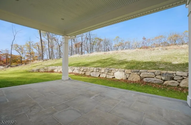 3 Bristol Ridge Rd Boonton, NJ 07005