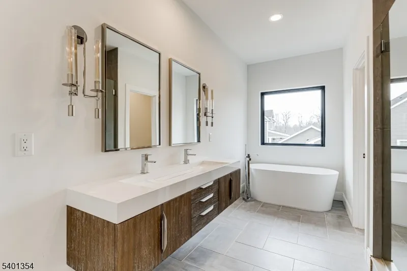 4 Harlow Pointe Cove Green Brook, NJ 08812