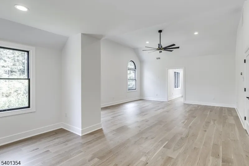 4 Harlow Pointe Cove Green Brook, NJ 08812