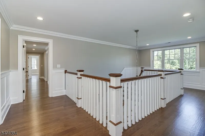 4 Harlow Pointe Cove Green Brook, NJ 08812